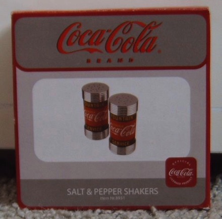 7209-3 coca cola peper en zout fountain € 12,50.jpeg